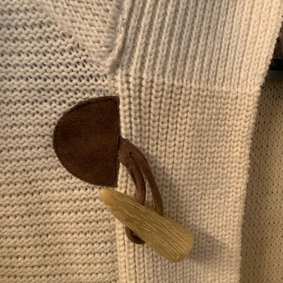 Ralph Lauren cardigan sweater, Ecru or Cream. Size medium. 2 pockets on front. - Picture 6 of 6